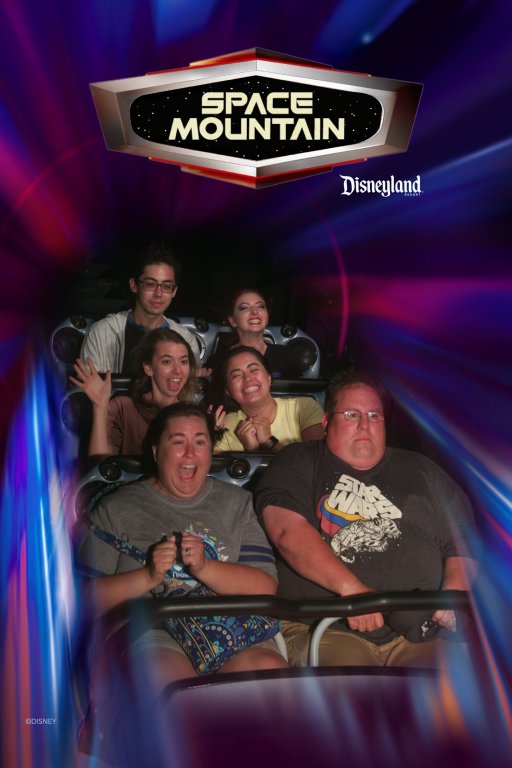 photopass_visiting_disneyland_park_403524287888-jpeg.225000