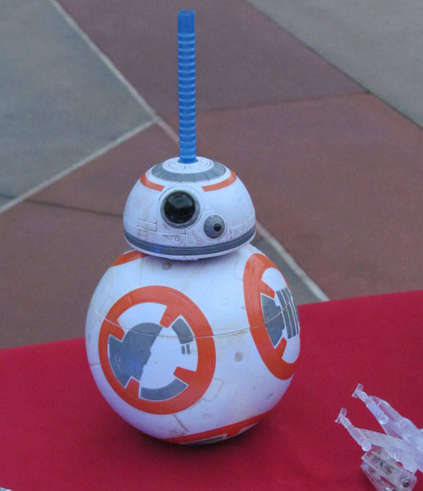 04-sw-dhs-food-bb8-sipper.jpg