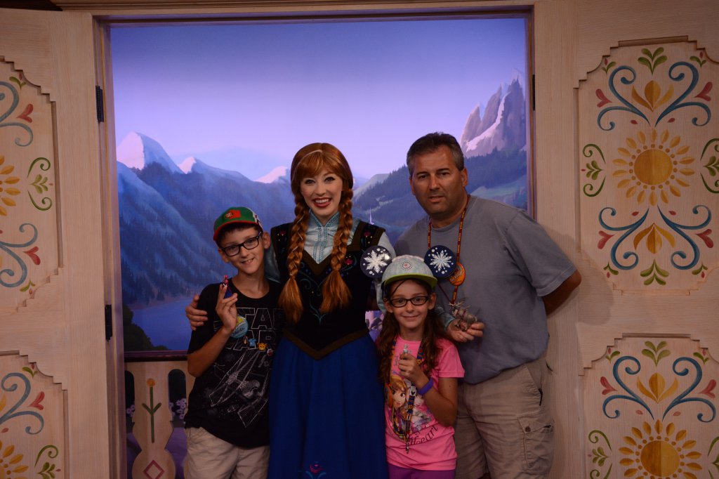 10 EPCOT_FROZENCHARA2 Sept 18 (5).jpeg