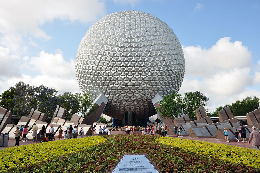 1200px-1_epcot_spaceship_earth_2010a.JPG