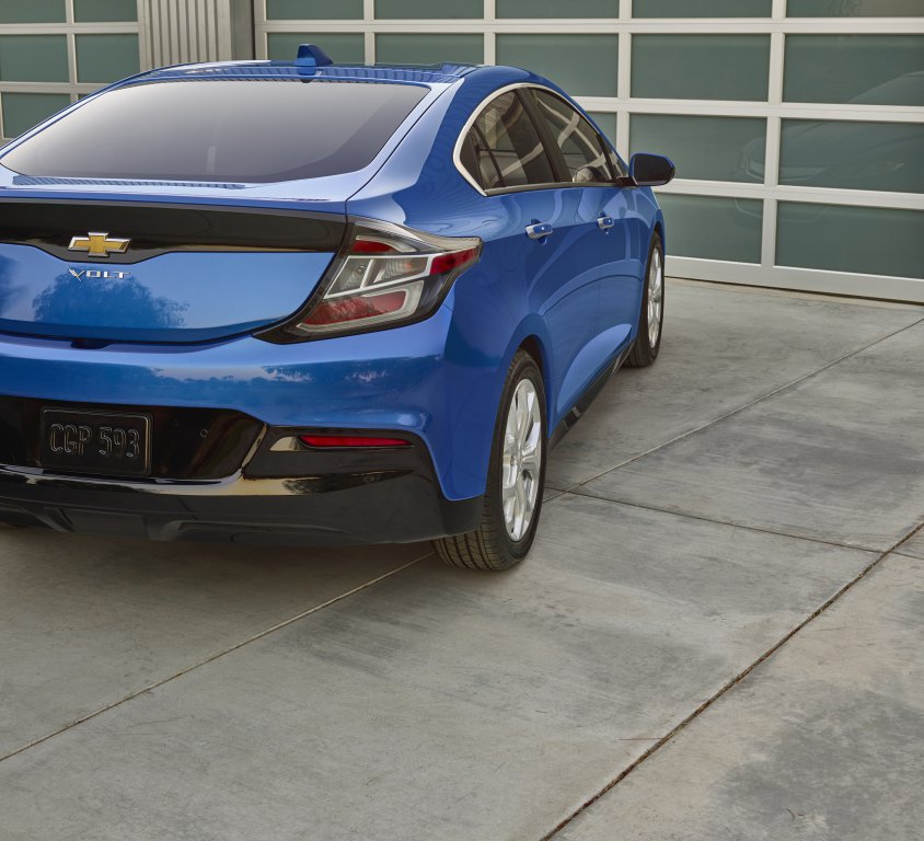 2016-Chevrolet-Volt-021.jpg