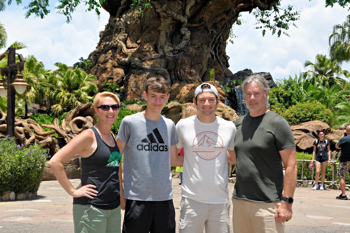 2024-06-16 - Disneys Animal Kingdom Park - The tree of life_6.jpeg