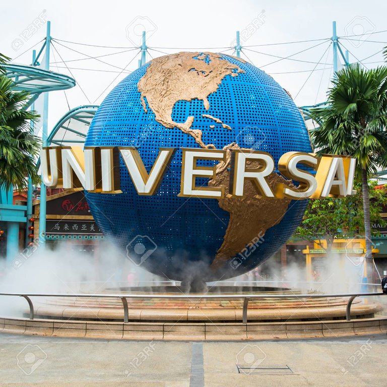25541964-large-rotating-globe-fountain-in-front-of-universal-studios.jpg