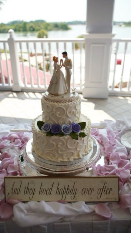 abcgfweddingcake.jpg