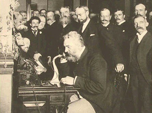 alexander-graham-bell-first-telephone-call-7714[1].jpg