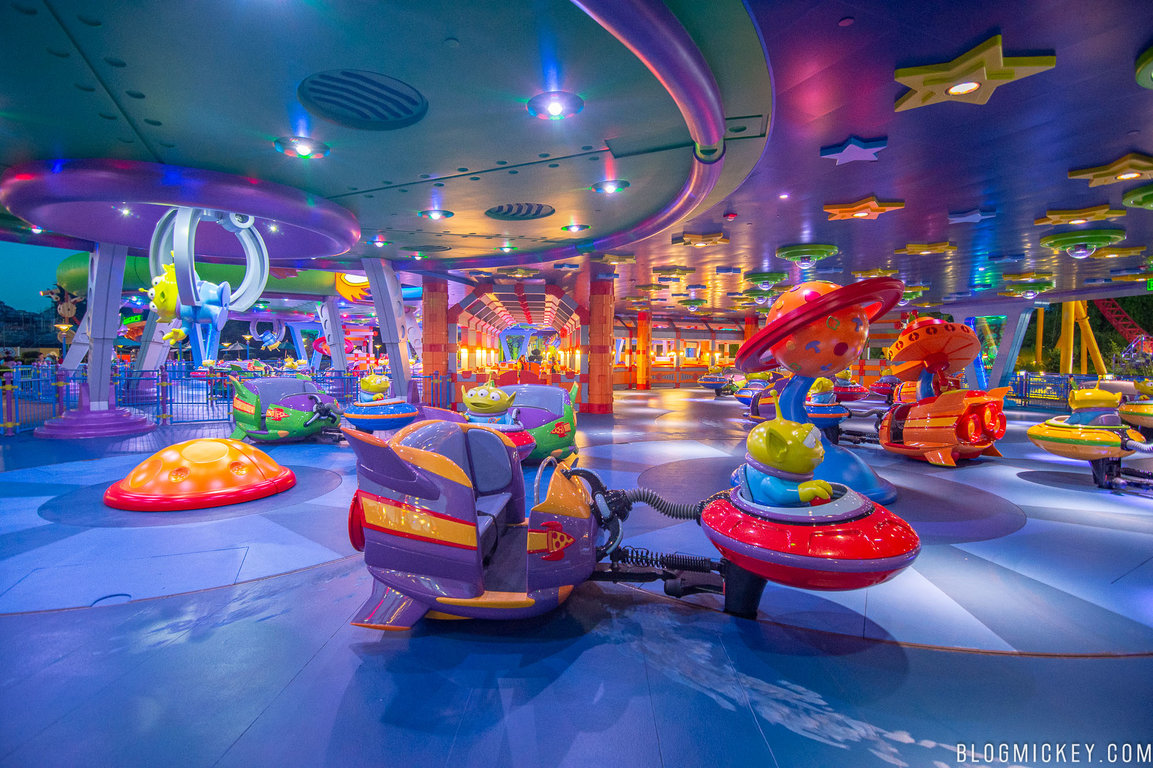 alien-swirling-saucers-toy-story-land-07082018-1.jpg