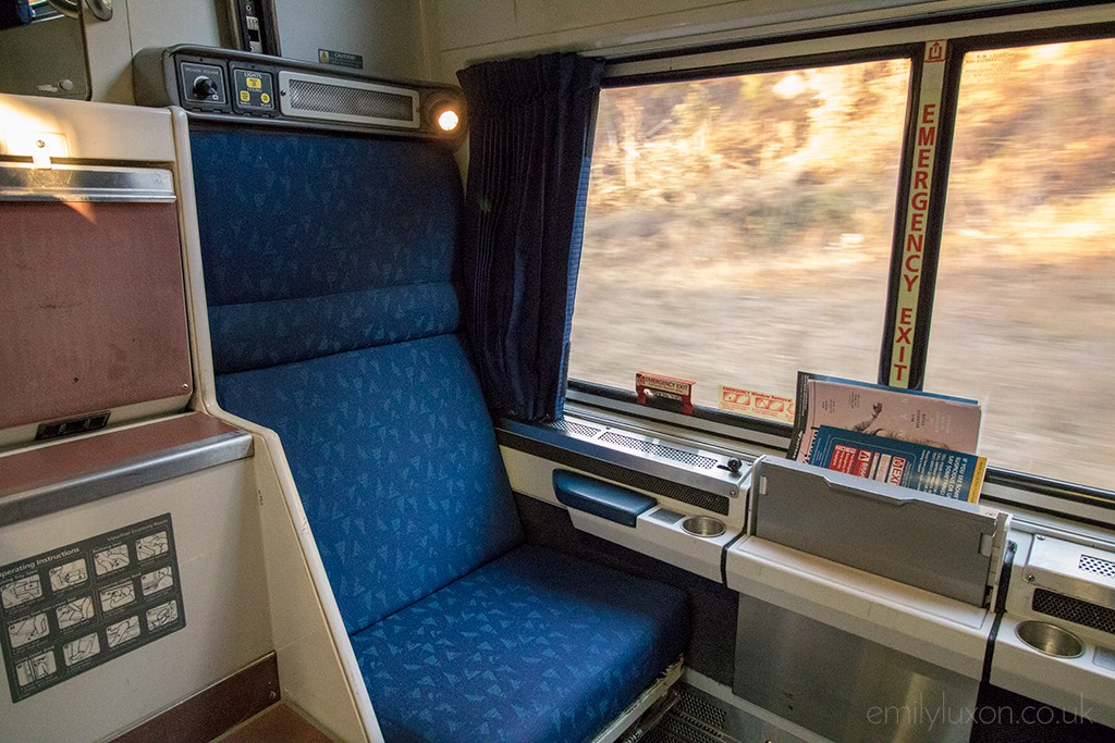 Amtrak-Crescent-Viewliner-Roomette.jpg
