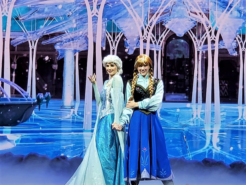 Anna and Elsa .jpg