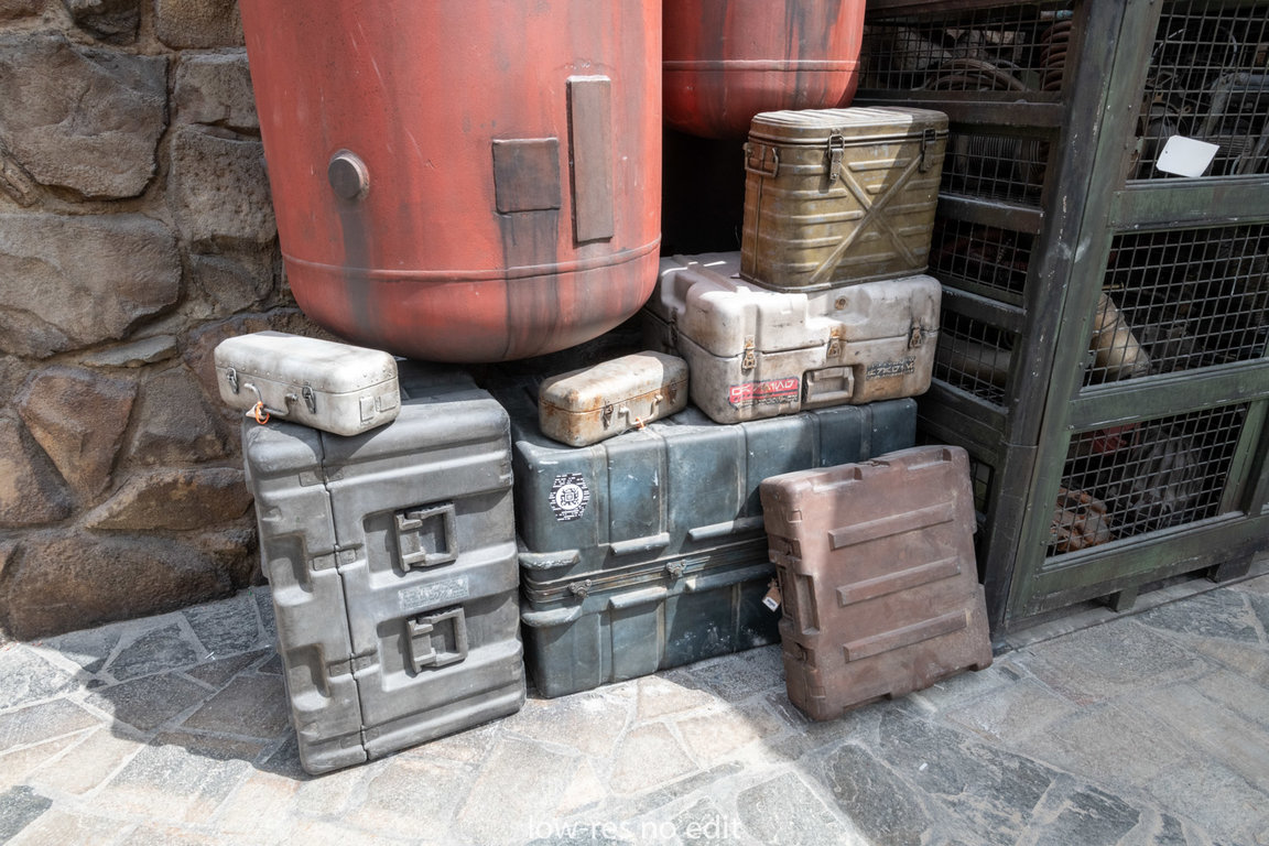 Antiquarian_Crates(0138).jpg