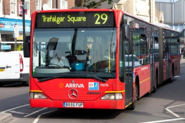 Arriva_bus_MA95_(BX55_FUP),_24_September_2011.jpg