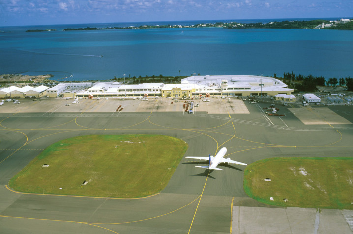 bermuda-airport-718x476.jpg