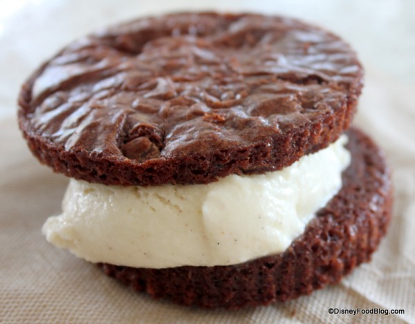 Brownie-Sandwich-Earl-of-Sandwich-out-of-package-600x469.jpg