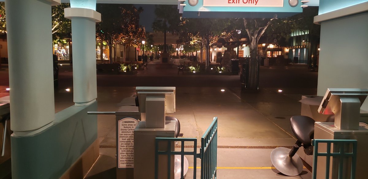 Buena Vista Street March 14, 2020.jpeg