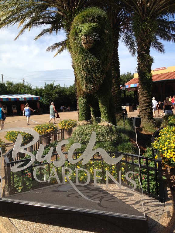 Busch Gardens entrance.jpg