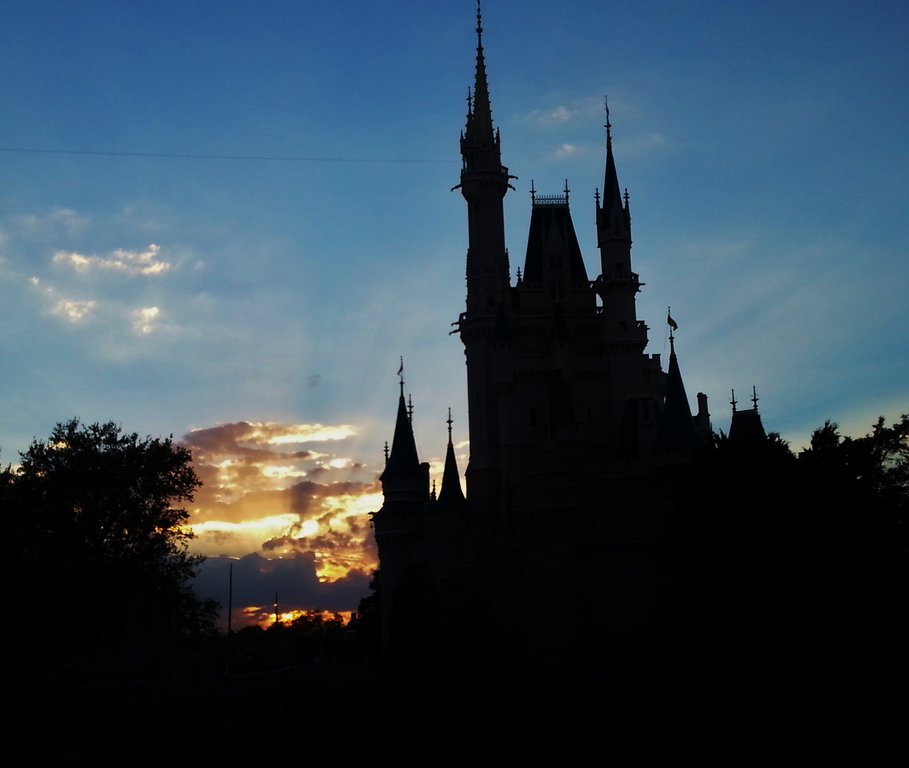 Central Plaza Hub, Castle at sunset.jpg