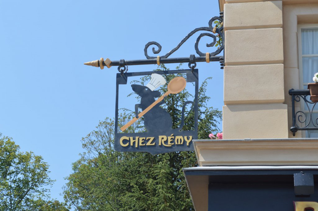 Chez Remy Bistrot sign.JPG