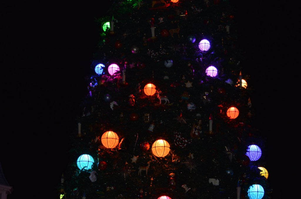 Christmas Tree Lights show 03.jpg