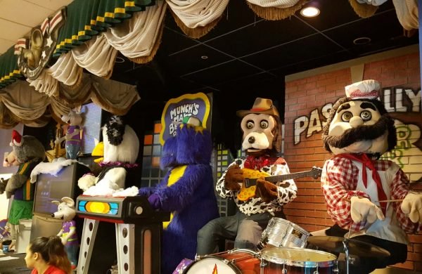 chuck e cheese.jpg