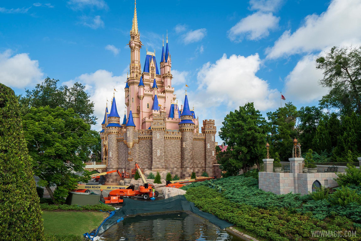 Cinderella-Castle_Full_38409 edit 2.jpg