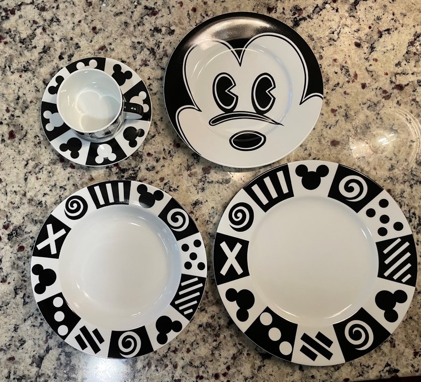 Disney Dishes 1.jpg