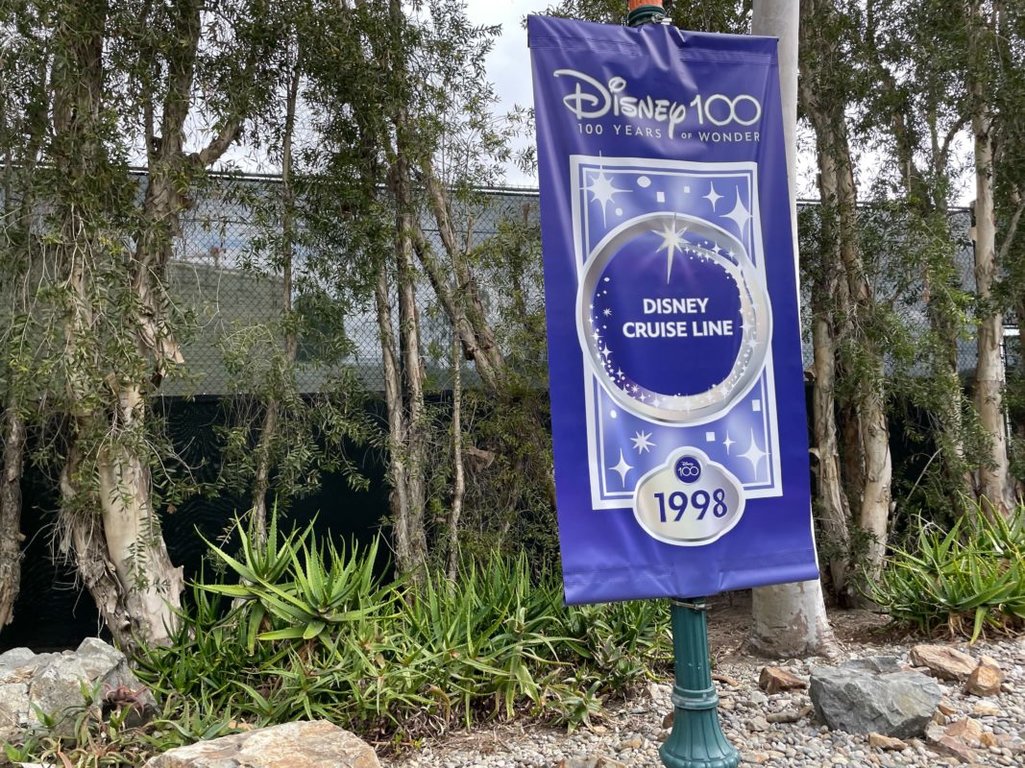 Disney100-Banners-Replaced-00003.jpg