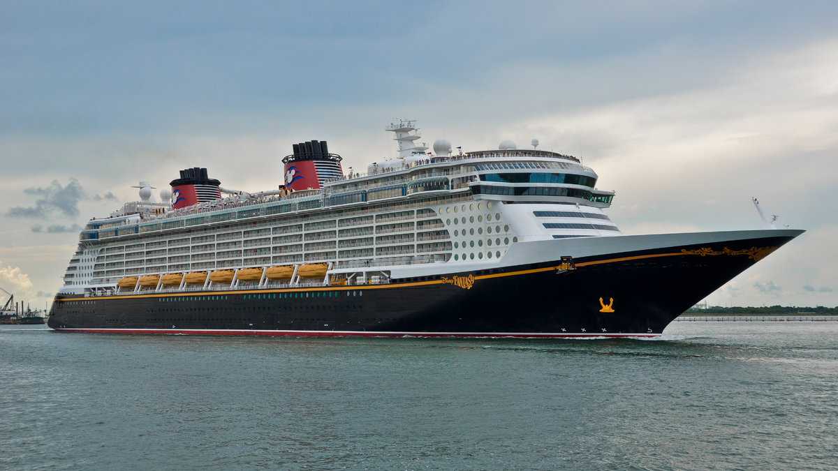 Disney_Fantasy_Cruise_Ship.jpg