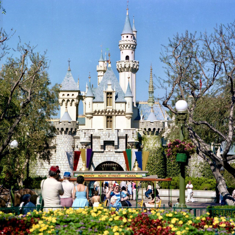 Disneyland castle 2.png