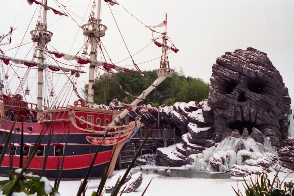 Disneyland Paris 1996 (14).jpg