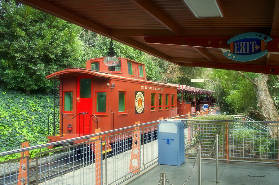 disneyland-railroad-caboose-thomas-woolworth.jpg