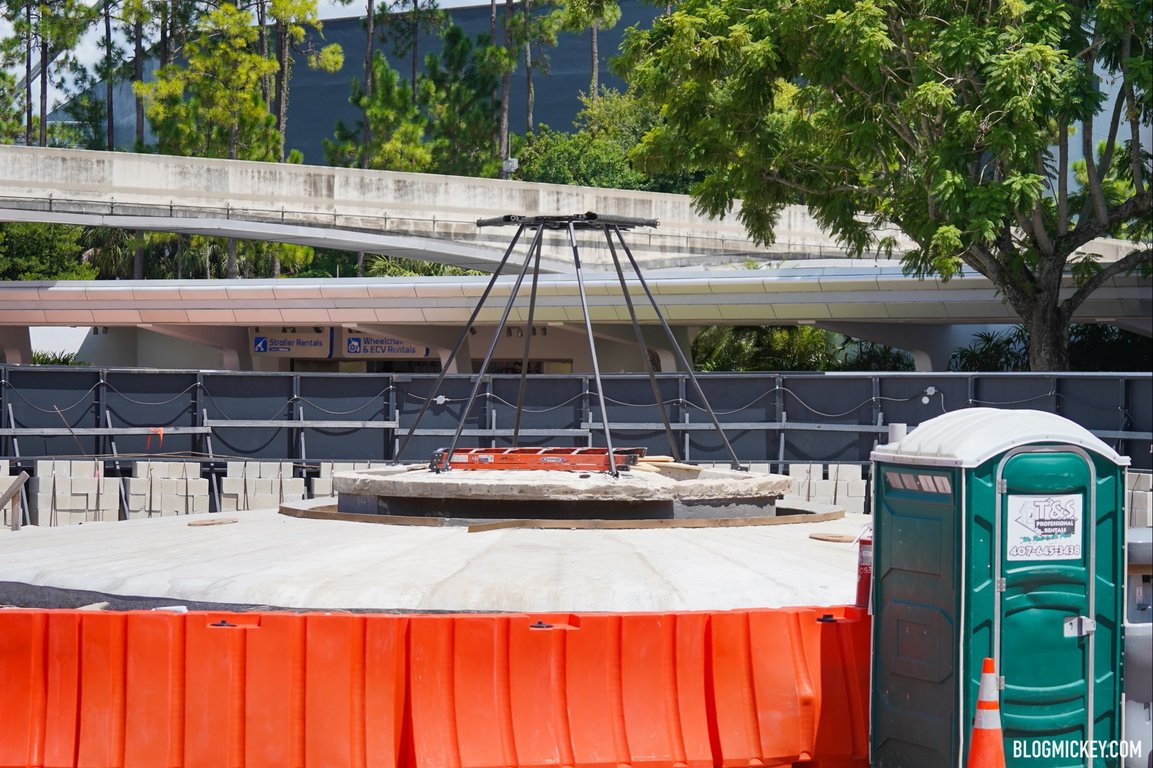 epcot-entrance-fountain-construction-08102020-5.jpg