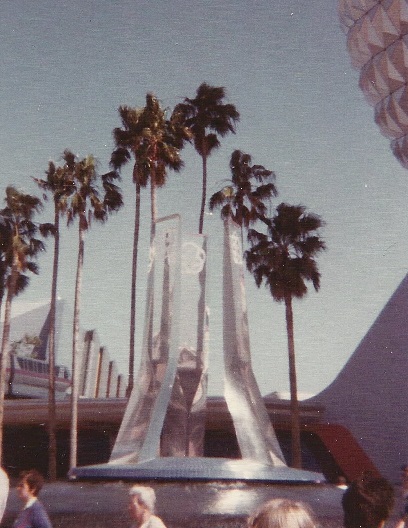 EpcotFountain-old.jpg