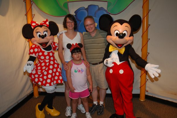 family mickey and minnie 2009.jpg