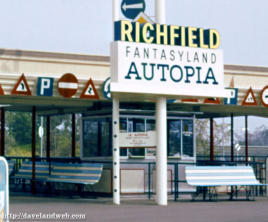Fantasyland Autopia - DisneyWiki.jpg