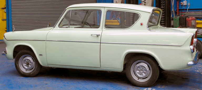 Ford Anglia 105E.jpg