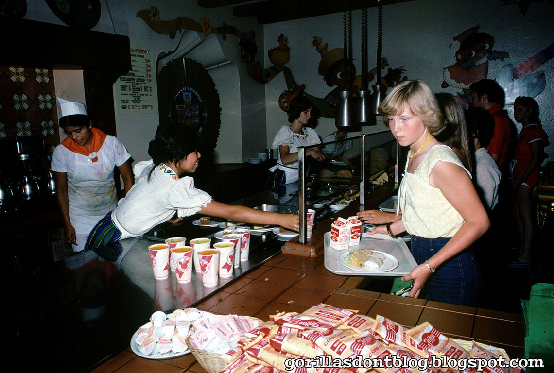 FR0313 Casa de Fritos Hostess (7-1978).jpg