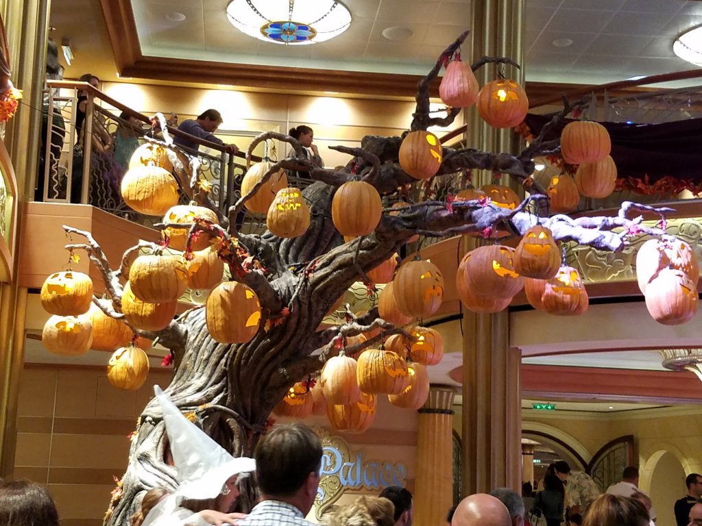 Halloween Tree.jpg