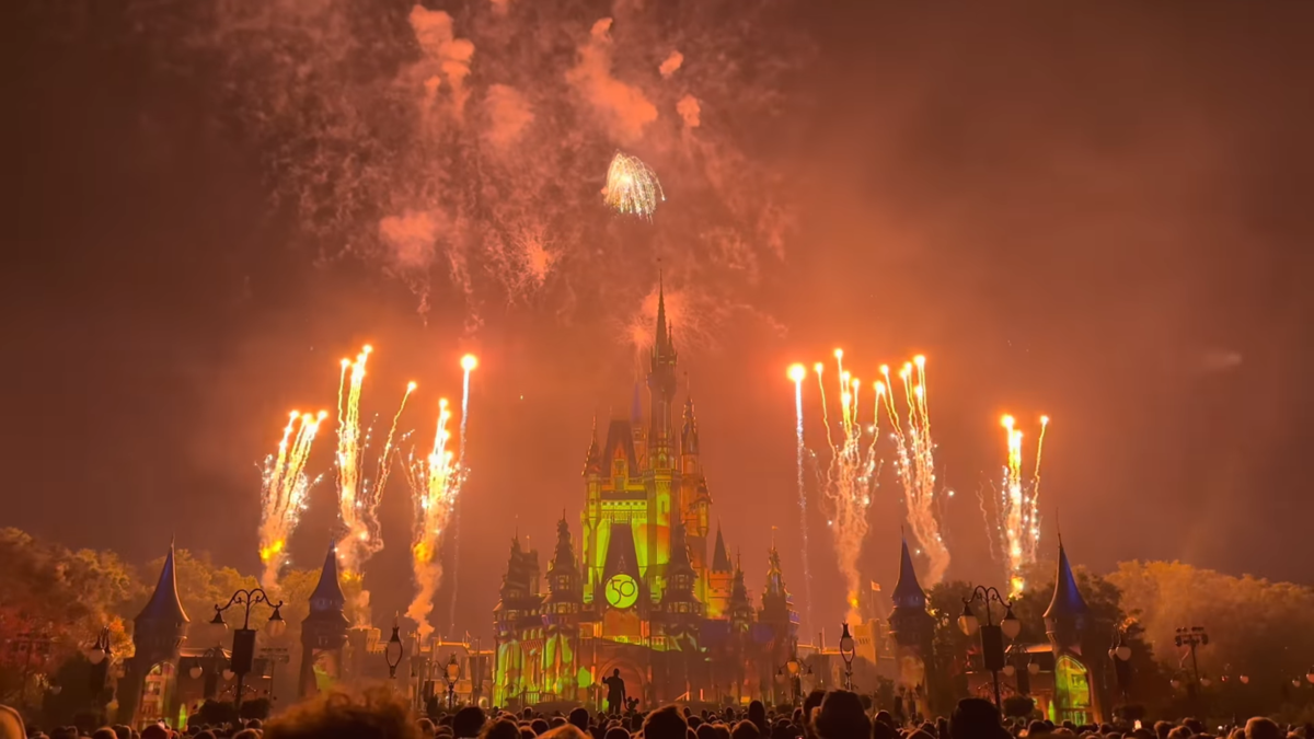 Happily Ever After Fireworks Return Performance 2023 - Magic Kingdom 13-48 screenshot.png