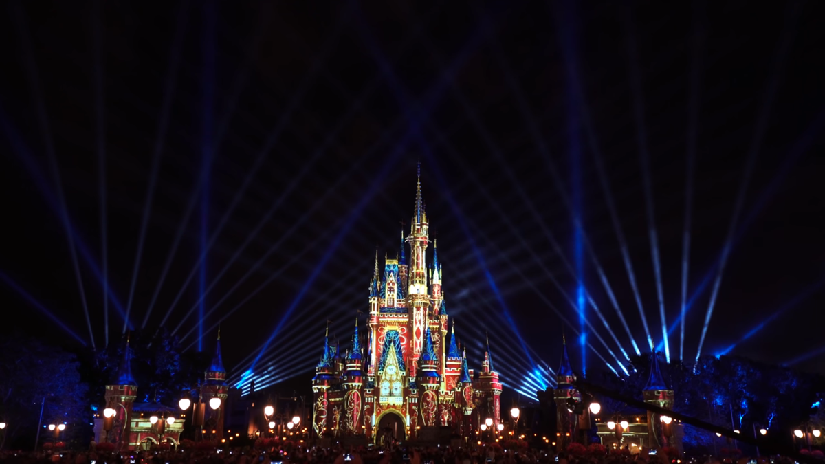 HAPPILY EVER AFTER Magic Kingdom Fireworks 4K Full Show + Outro _ Walt Disney World 20-6 scree...png