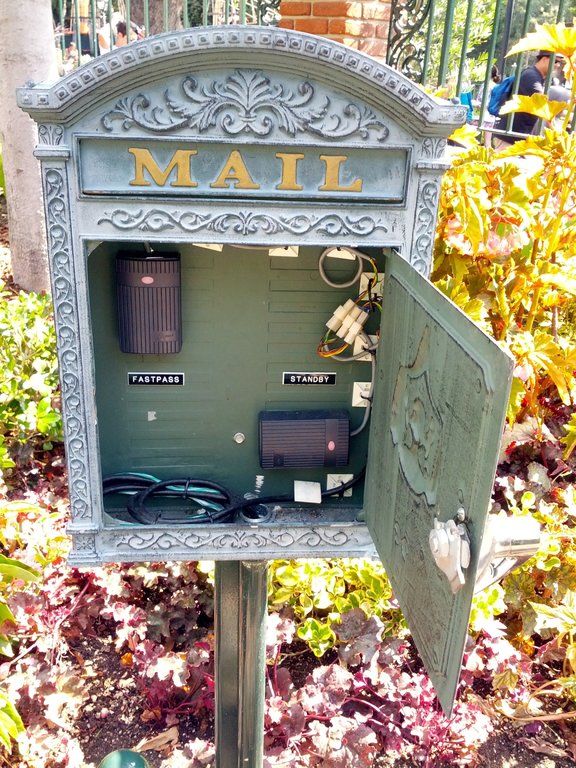 Haunted_Mansion_mailbox_2,_Disneyland,_Anaheim,_CA,_USA_(7606411296).jpg