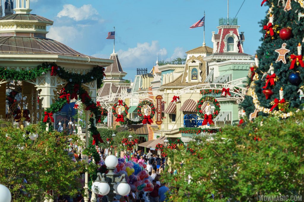 Holidays-at-the-Magic-Kingdom_Full_31497.jpg