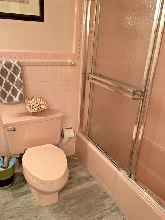 iDEAS-TO-UPDATE-A-PINK-BATHROOM-CARPET-TOILET-TUB-COUNTERTOP-TILE-AND-MORE-768x1024.jpg