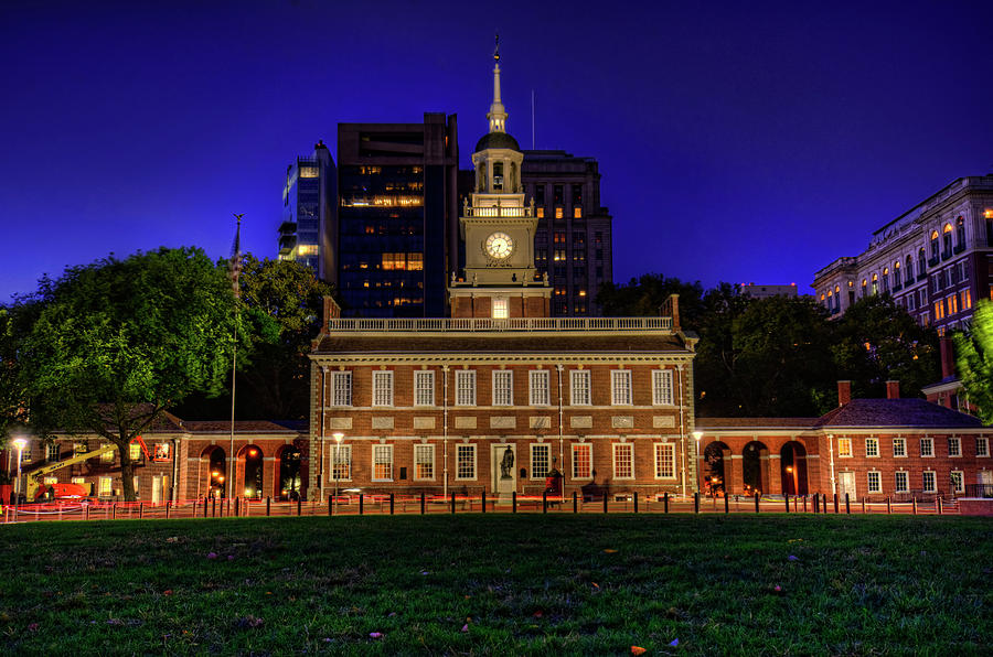 independence-hall-at-night-craig-fildes.jpg