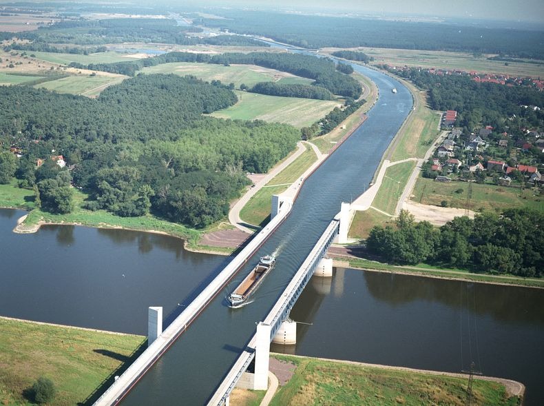 Magdeburg-Water-Bridge-0[6].jpg