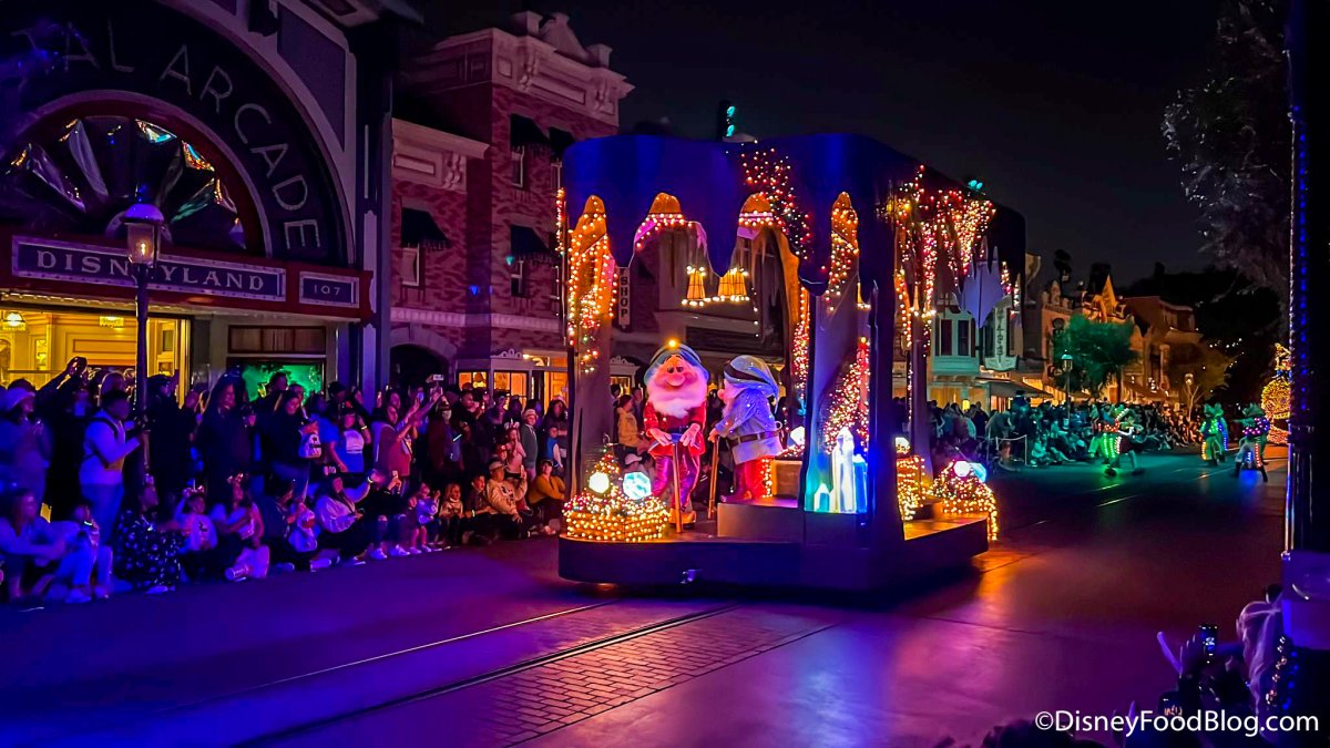 Main-Street-Electrical-Parade-Returns-Disneyland-Park-Media-Preview-Event-New-Finale-Nighttime...jpg