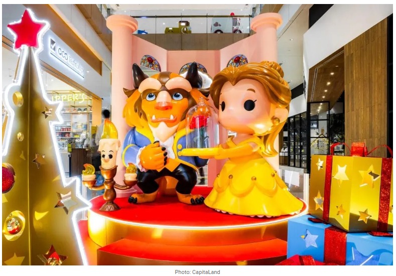 Meet-life-sized-POP-MART-Disney-characters-at-malls-across-SG (2).jpg