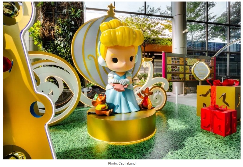 Meet-life-sized-POP-MART-Disney-characters-at-malls-across-SG (3).jpg