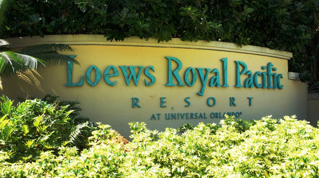 oi-loews-royal-pacific-resort-entrance-universal-orlando-928.jpg