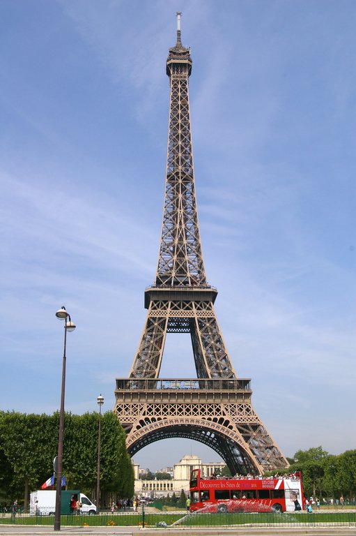 Paris_20080731_-_Eiffel_Tower.jpg