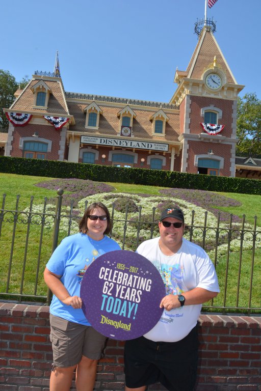 PhotoPass_Visiting_Disneyland_Park_8072485522.JPG