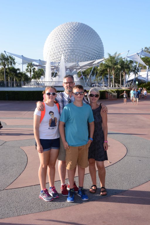 PhotoPass_Visiting_EPCOT_404366170473.JPG